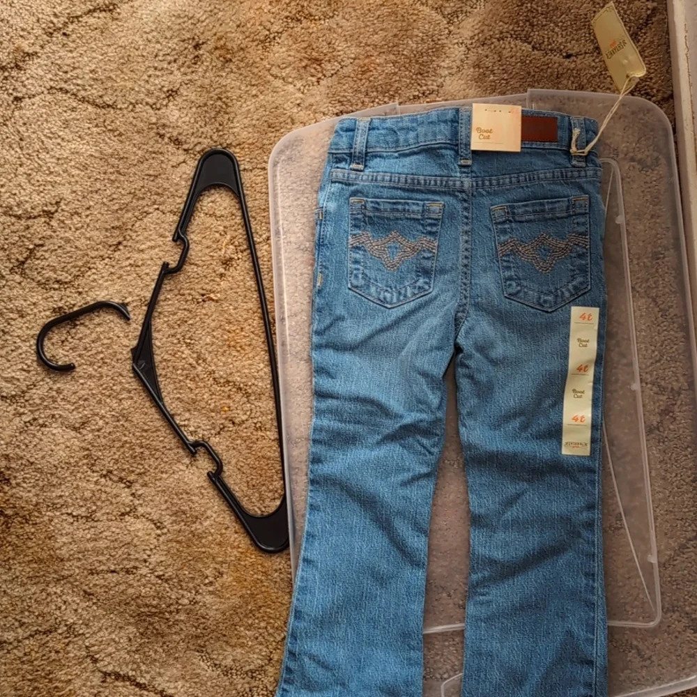 Jeans - Picture 1 of 3